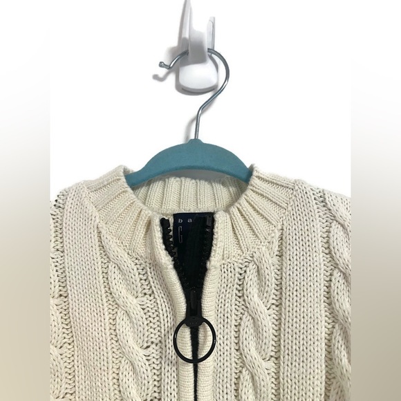 NWT Gap Kids winter motif knit cardigan, size s/m 3-12 months - Picture 2 of 9